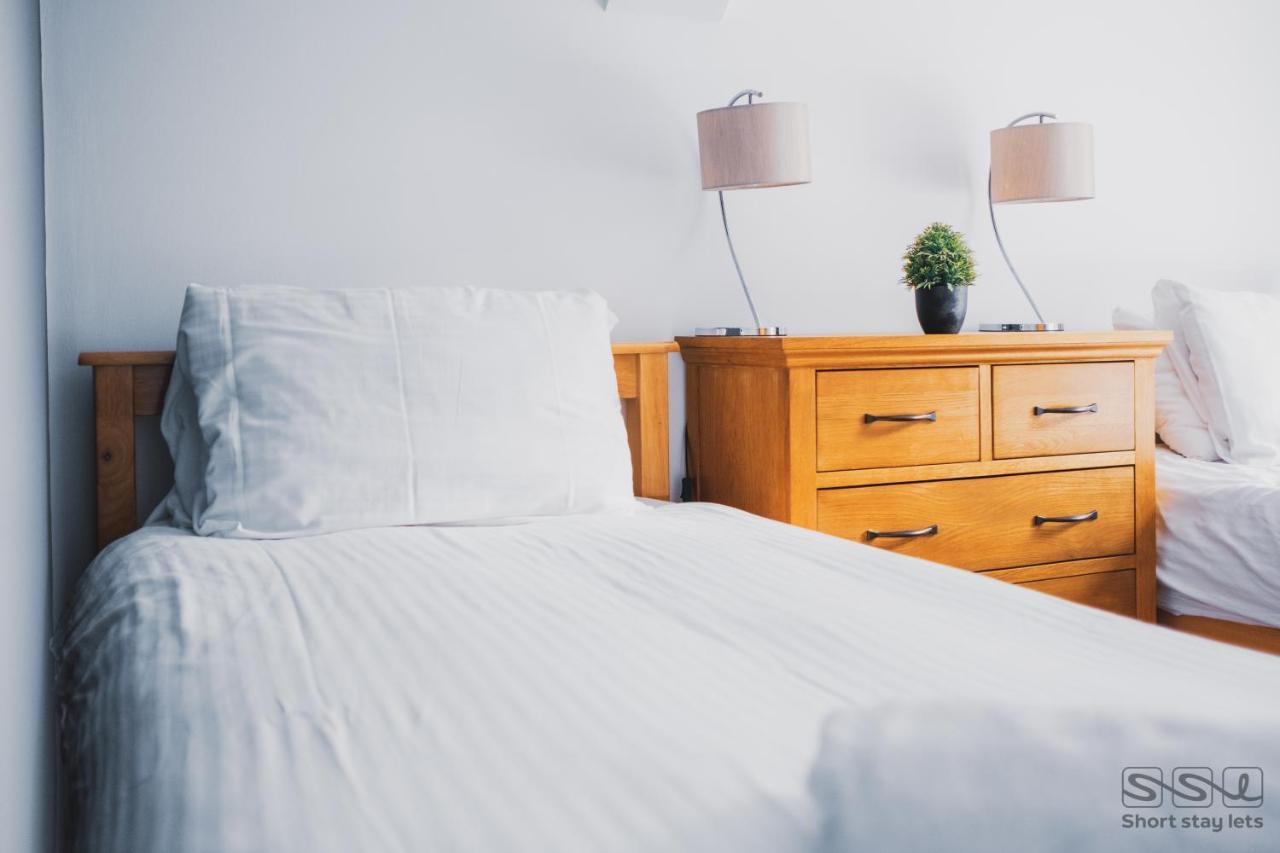 Manor Apartments 伯恩茅斯 外观 照片