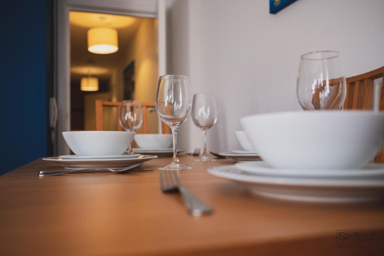 Manor Apartments 伯恩茅斯 外观 照片