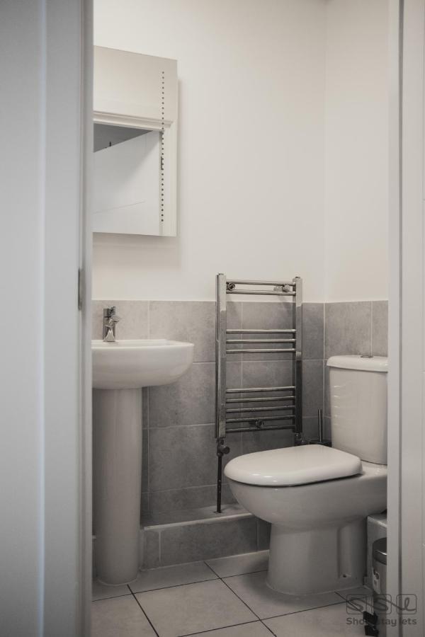 Manor Apartments 伯恩茅斯 外观 照片