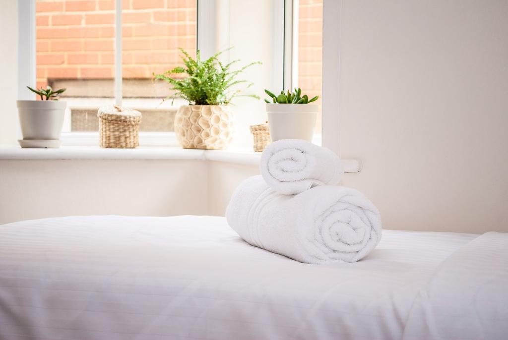 Manor Apartments 伯恩茅斯 外观 照片